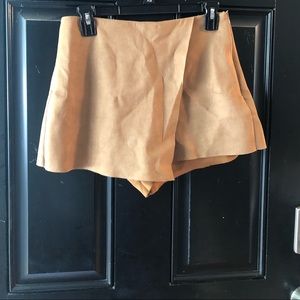 Suede material envelope skirt